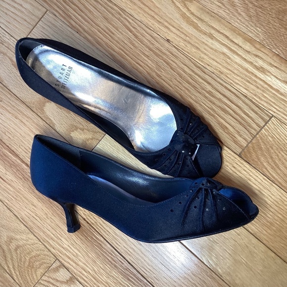 Stuart Weitzman Black Satin Leather Sole Shoes, Size 7, kitten heel - Picture 6 of 11